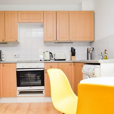 Apartment Pembroke House